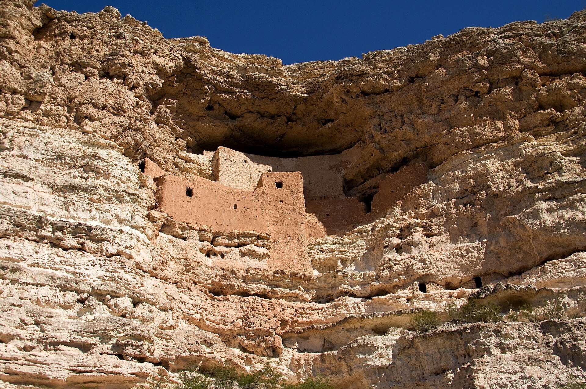 The cliff dwelling of Montezuma Castle in its limestone alcove